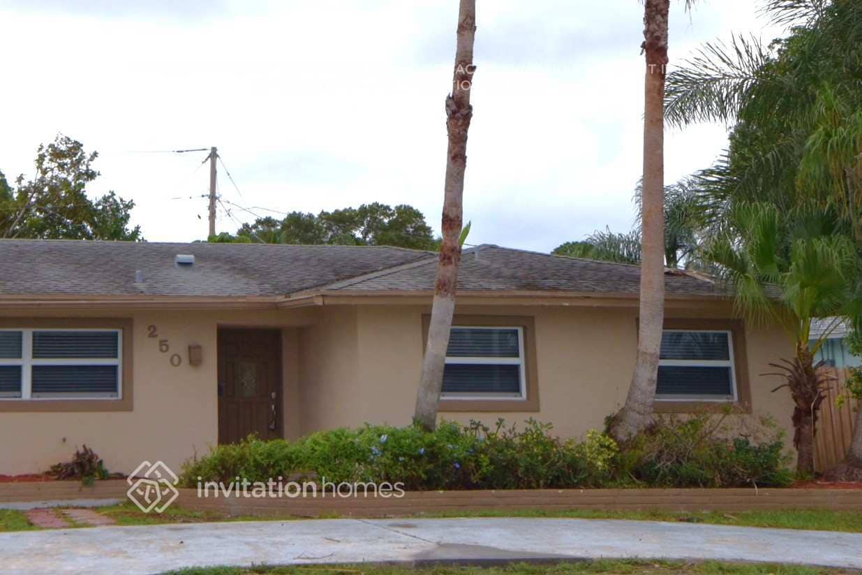 Primary Photo - 250 SW 12th Ave