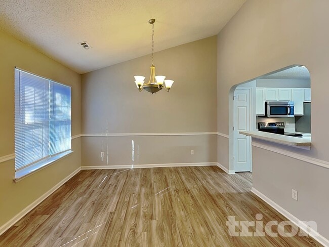 Foto del edificio - 1026 Summit Hills Dr