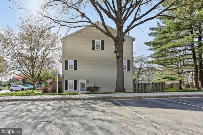 Building Photo - 129 Bent Twig Ln