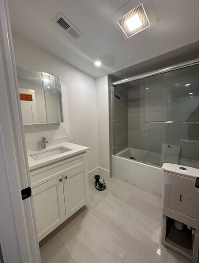 Building Photo - Allston * New Construction * Pet Friendly *