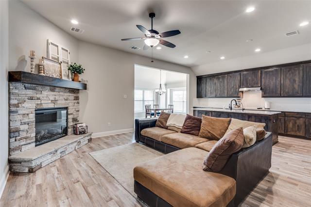 Foto del edificio - 4401 Dandelion Ln