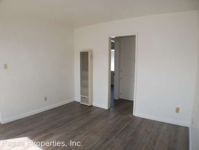 Building Photo - 5008-5012 Long Branch Ave