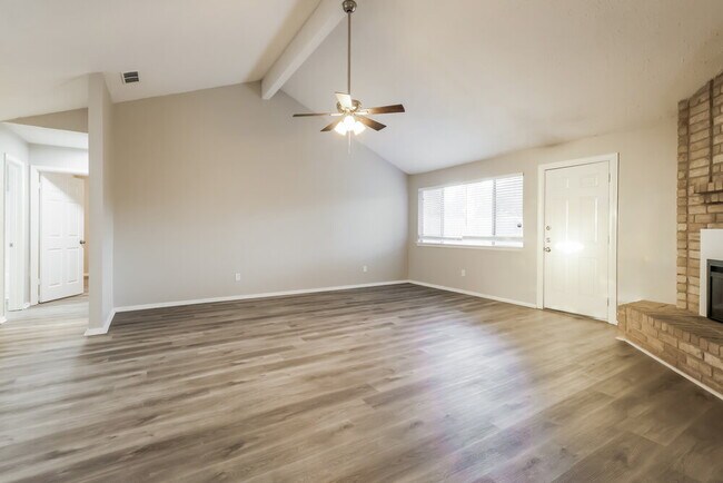 Building Photo - 7411 Skylight Ln