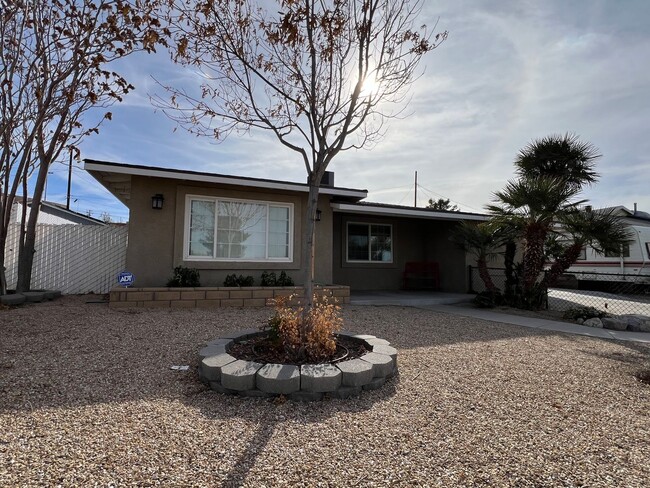 Building Photo - Beautifully remodeled 2 Bedroom 2 Bathroom...