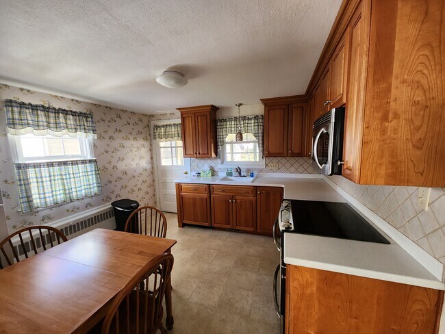 Building Photo - 36 Lyondale Rd