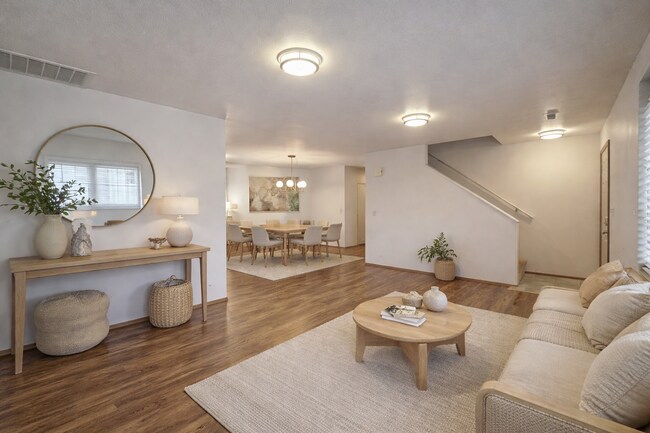 Foto del edificio - 4 bedroom, 3 bath, fully fenced, SOLOR PANELS-NO ELECTRIC BILL!