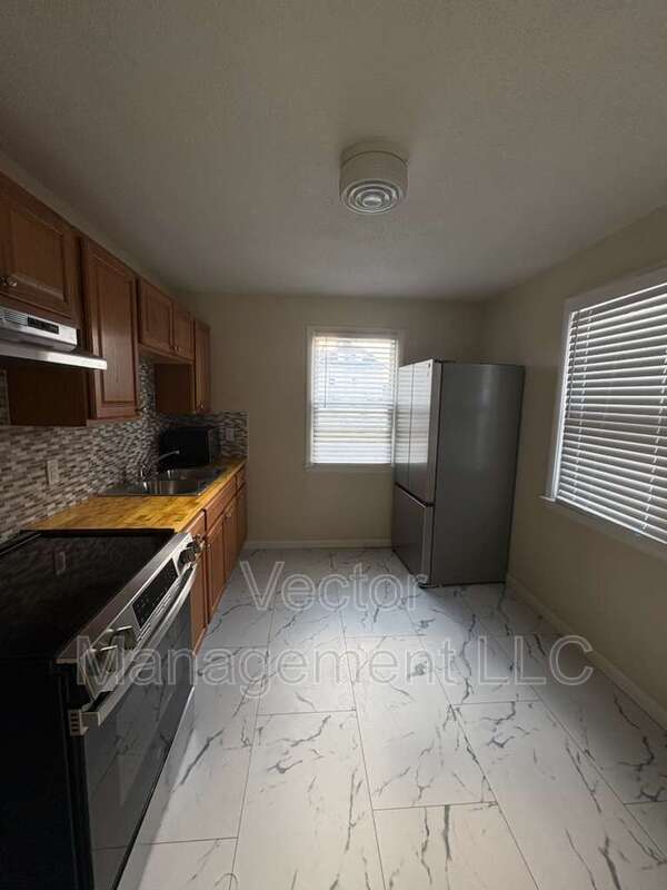 Foto del edificio - 1400 Ella T Grasso Blvd