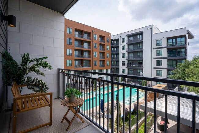 Foto del edificio - 9127 Research Blvd