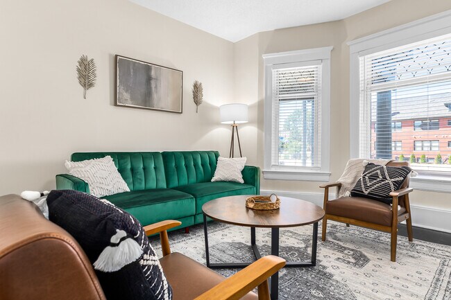 Building Photo - 3402 Brush St