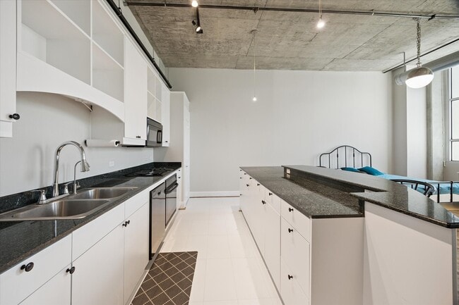 Foto del edificio - 1401 Calumet St