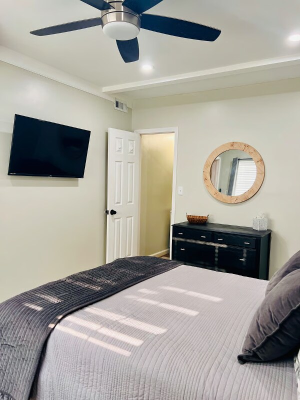 Foto principal - 6362 Valhalla Dr