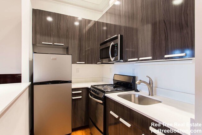 Building Photo - 254 Newbury St