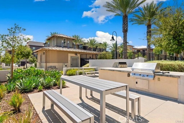 Foto del edificio - 7368 Solstice Pl