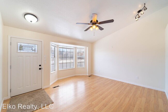 Foto del edificio - 4 br, 3 bath House - 703 Mittry Avenue