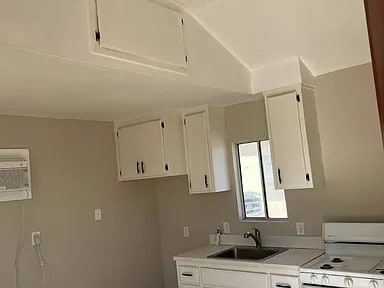 Foto del edificio - 317 S Broadway