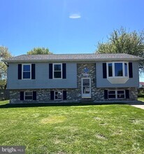 Building Photo - 45675 Schooner Ct