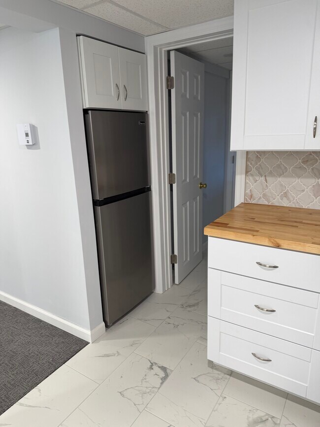 Building Photo - 105 Mohawk Ave