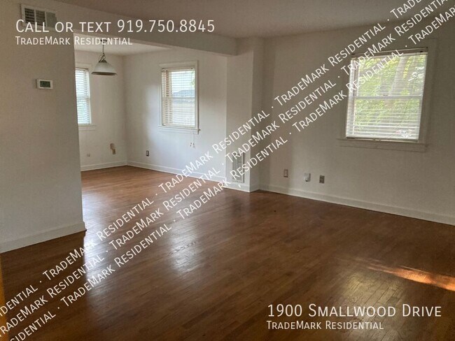 Building Photo - 1900 Smallwood Dr