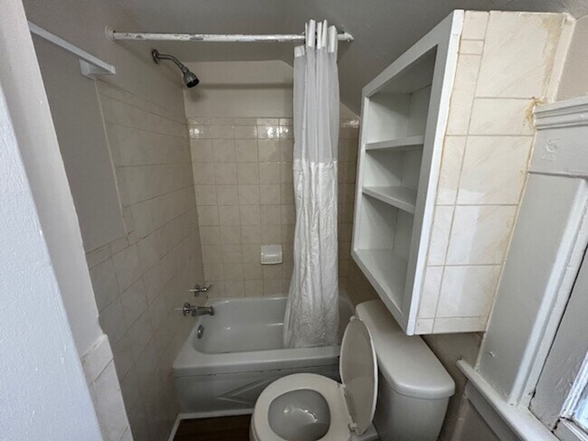 Foto del edificio - 518 Lake Ave