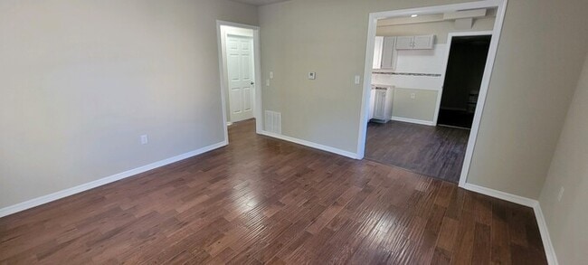 Building Photo - Beautiful remodeled home