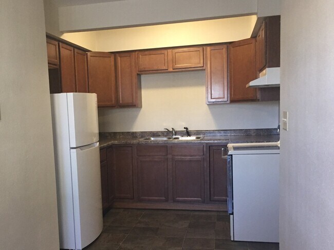 Kitchen - 804 20th St NW