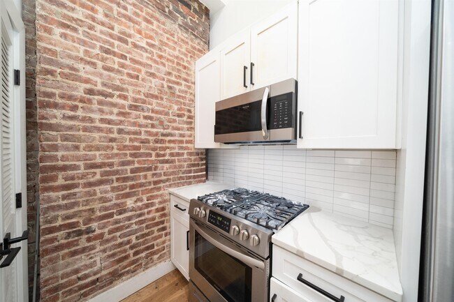 Foto del edificio - 25 Corbin Ave
