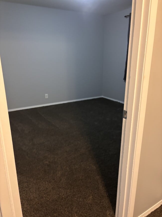 Building Photo - 1900-3001900 Strathcona Ave