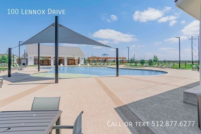 Foto del edificio - 100 Lennox Dr