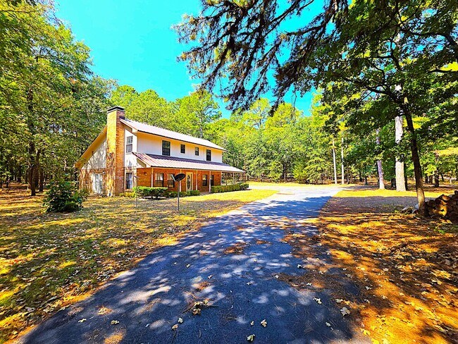Foto del edificio - 1330 Private Rd 7905