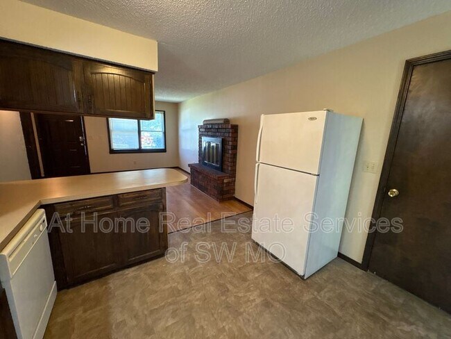 Building Photo - 2252 W Parkway