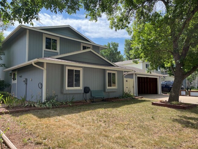 Foto del edificio - 3 Bed 2.5 Bath Single-Family Home on Cul-De-Sac w/ Large Fenced Backyard, Garage