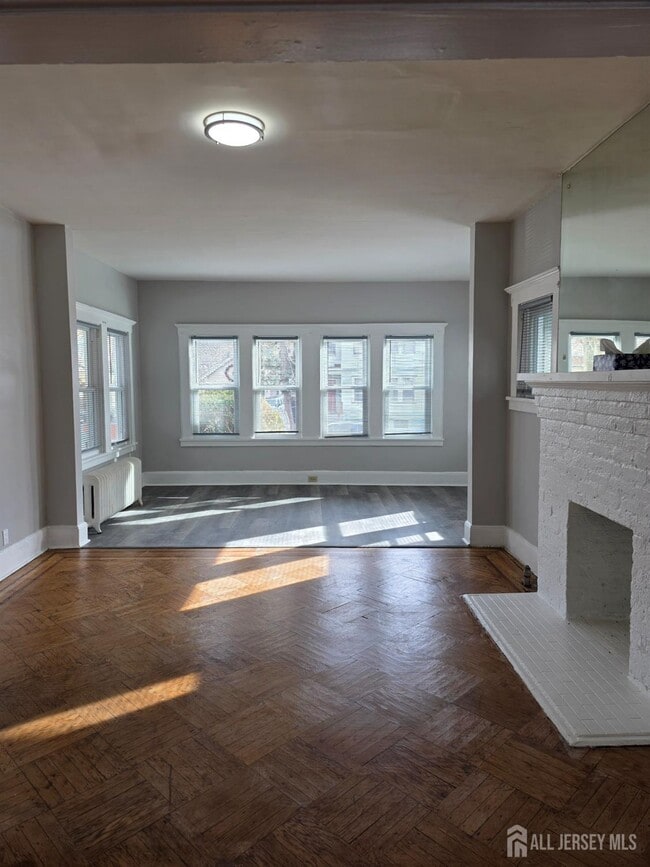 Foto del edificio - 473 N Grove St