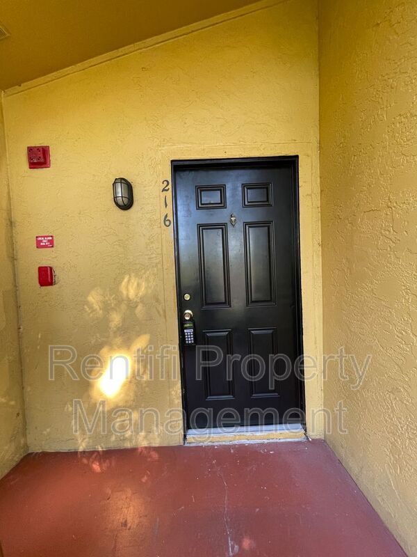 Foto del edificio - 2835 Winkler Ave