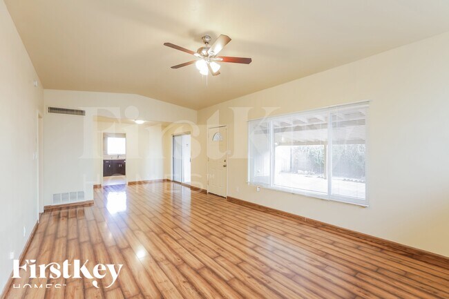 Foto del edificio - 4144 E Almeria Rd