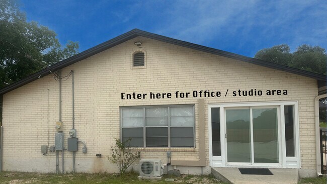 Foto del edificio - 101 Pine View Dr