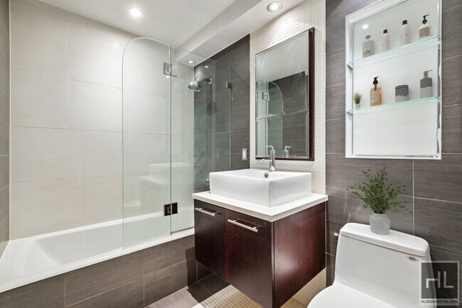 Foto del edificio - PROSPECT HEIGHTS - LUXURY PENTHOUSE W/PRIV...