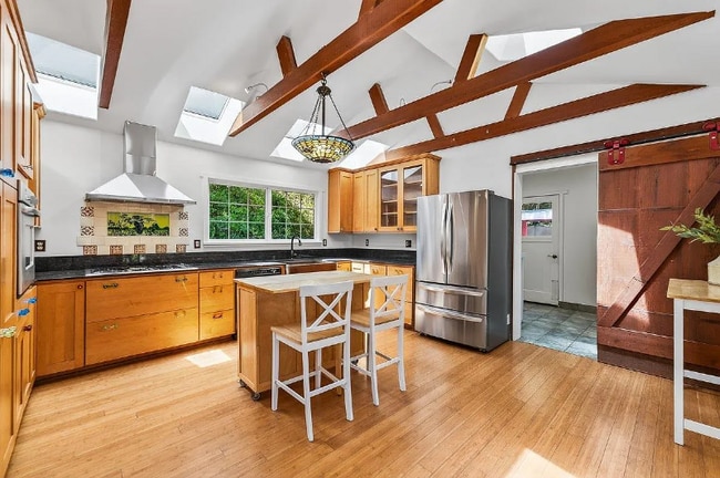 Building Photo - 11 Southbank Rd