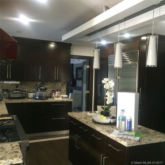 Foto del edificio - 3 br, 2 bath House - 9999 SW 21st St