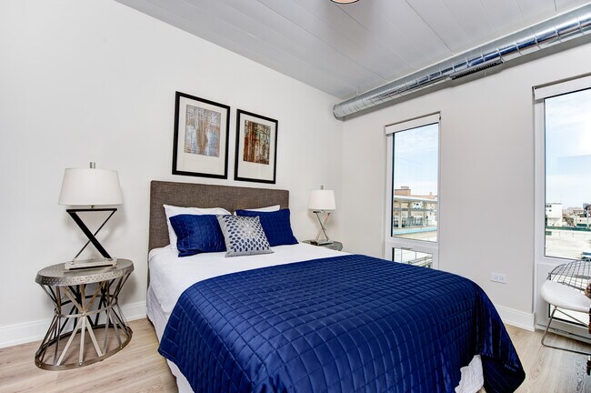 Foto del edificio - 921 W Belmont Ave