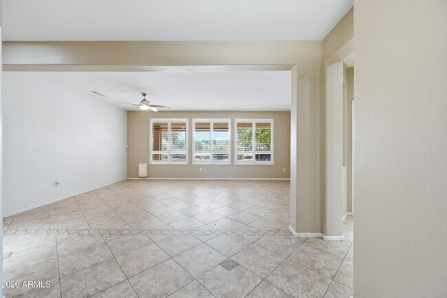 Foto del edificio - 16361 W Willow Creek Ln
