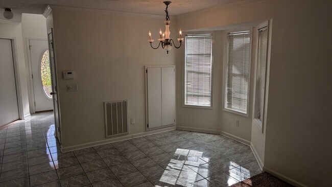 Foto del edificio - 64 Woodfield Pl