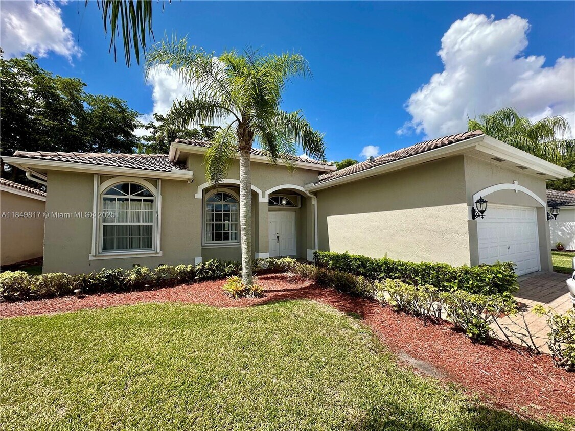 Foto principal - 2340 SE 5th Ct