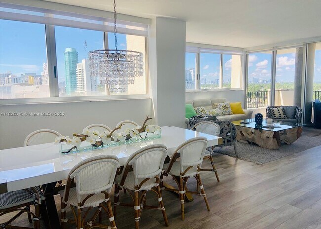 Foto del edificio - 6422 Collins Ave