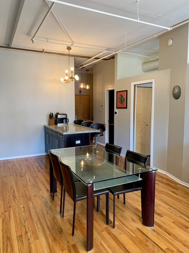 Foto del edificio - 6 S Laflin St