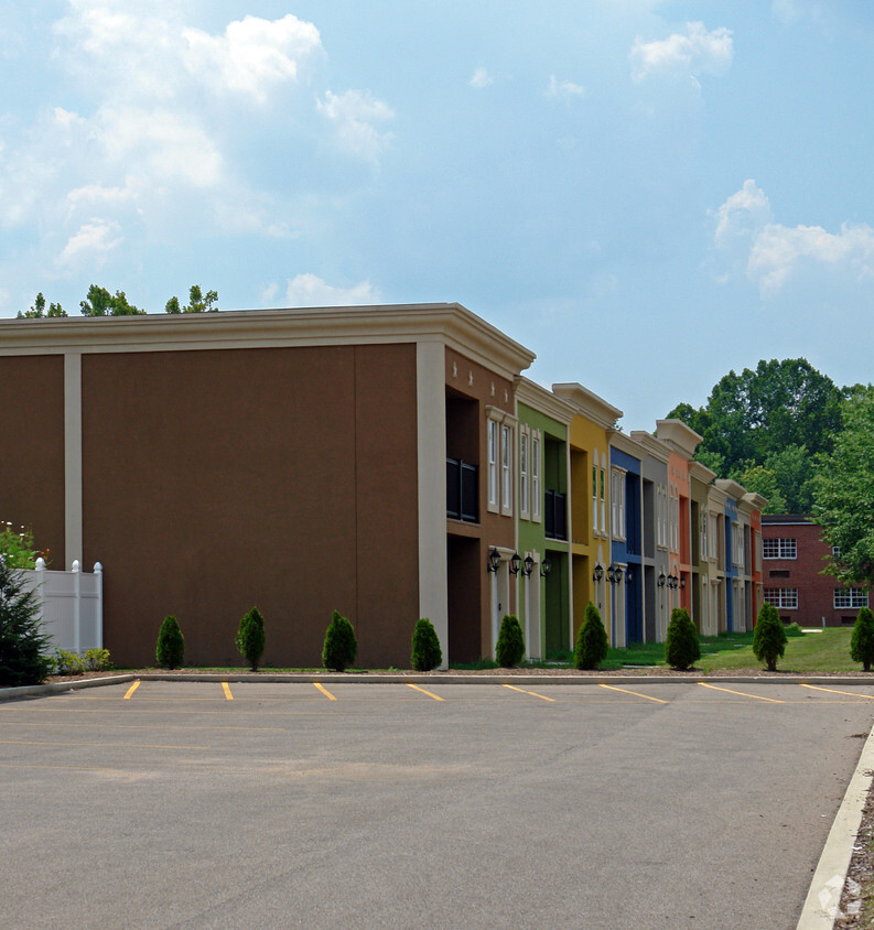 Foto del edificio - 12-34 Courtyard Ln