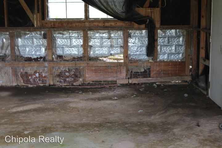 Building Photo - 1429 Blue Lake Rd