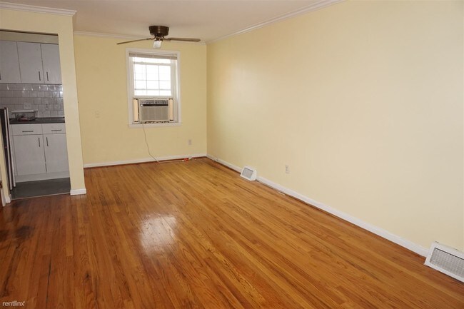 Building Photo - 1 br, 1 bath Condo - 905 Morton St # 2