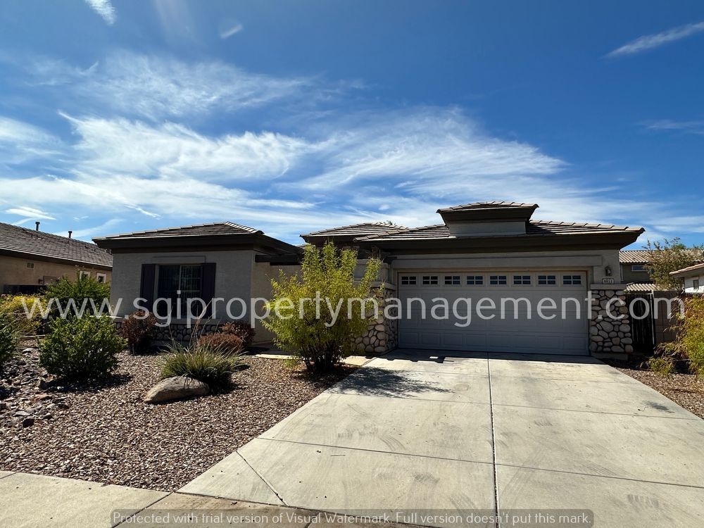 STUNNING ROVEY RANCH HOME IN IMMACULATE LI... House for Rent in