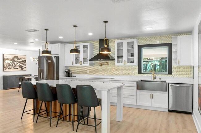 Foto del edificio - 2350 Sherbrooke Rd