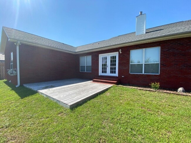 Foto del edificio - Spacious 3Bed/2Ba Brick Home in Established Neighborhood w/Easy Access to Everything! *SPECIAL: 1...